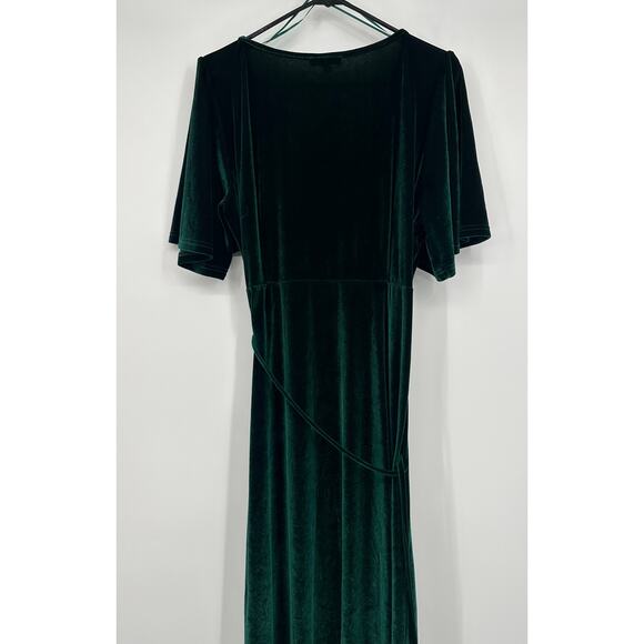 Baltic Born Meghan Velvet Wrap Maxi Dress in emerald green - Picture 7 of 11